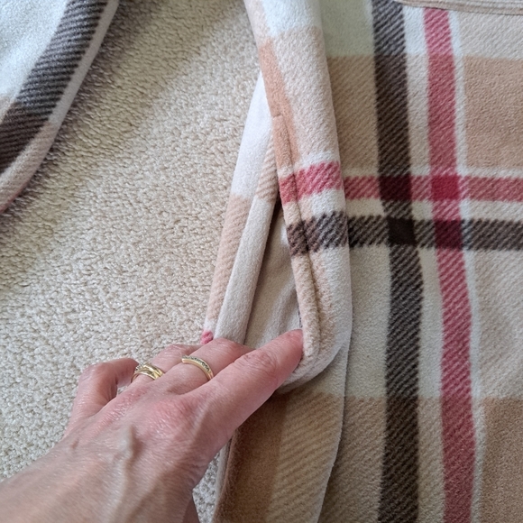 Realtree Plaid Shirt Jacket Women's Small Tan Brown Red Shacket Fleece NWOT - Picture 12 of 14